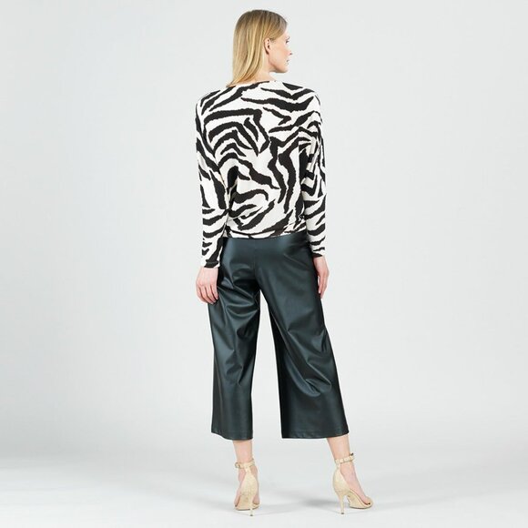 NWT Clara SunWoo COZY KNIT - BOAT NECK SIDE RUCHED SWEATER TOP - ZEBRA Size Medi - Picture 4 of 9